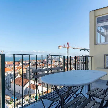 Amidst The Rooftops Of Lisboa Exterior foto