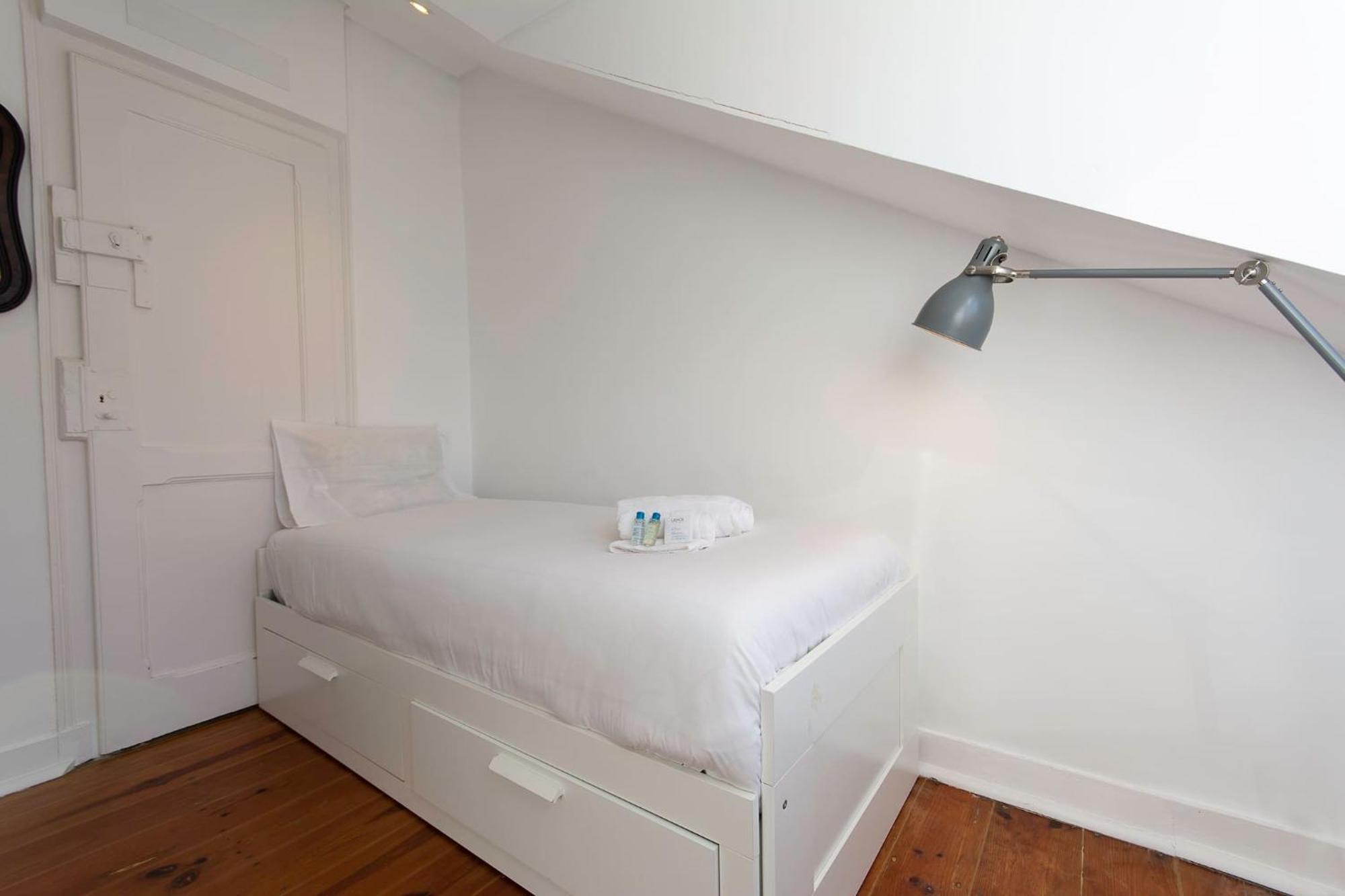 Apartamento Amidst The Rooftops Of *